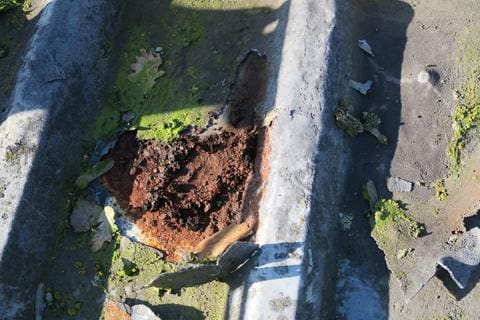 Spot corrosion